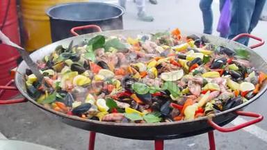 国家和街头食品概念。 大型海鲜锅